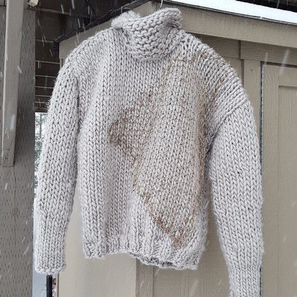 Unique wool winter set, pearl gray, sweater and matching hat, hand knitted - Picture 4 of 11